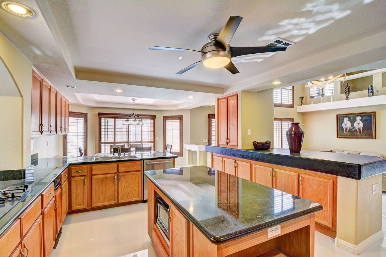 7525 Avalon Bay St - Photo 5 of 25