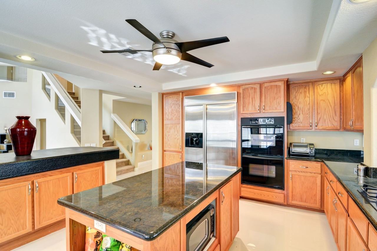 7525 Avalon Bay St - Photo 6 of 25