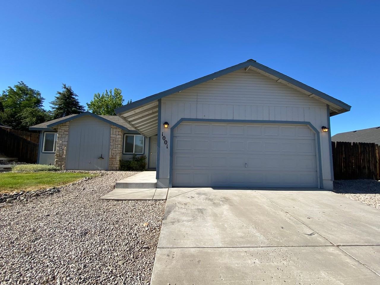 1001 Sunburst Dr - Photo 2 of 21
