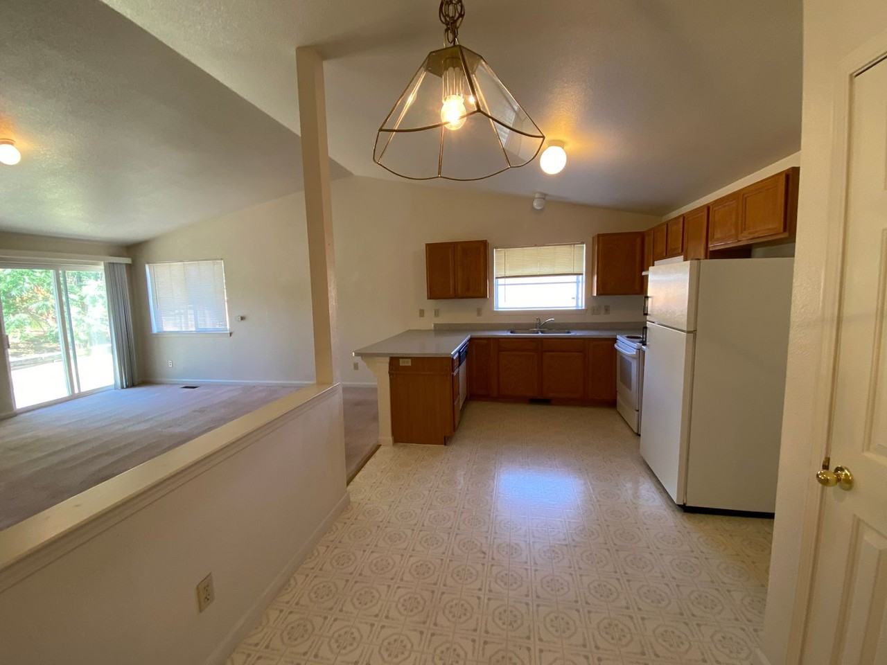 1001 Sunburst Dr - Photo 5 of 21