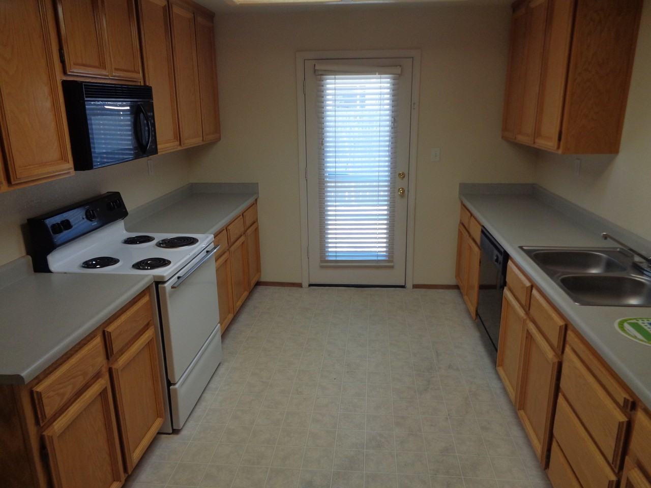 1080 Courtyard Dr - Photo 2 of 14