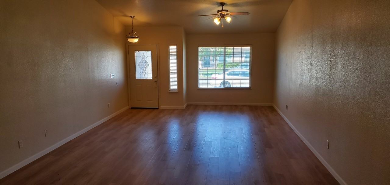 1080 Courtyard Dr - Photo 6 of 14