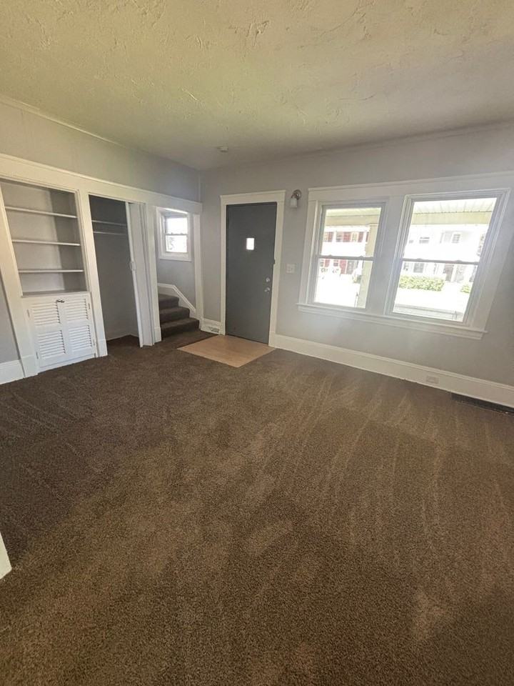 14014 Idarose Ave - Photo 5 of 10