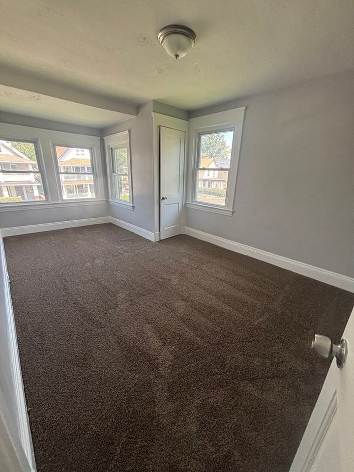 14014 Idarose Ave - Photo 6 of 10