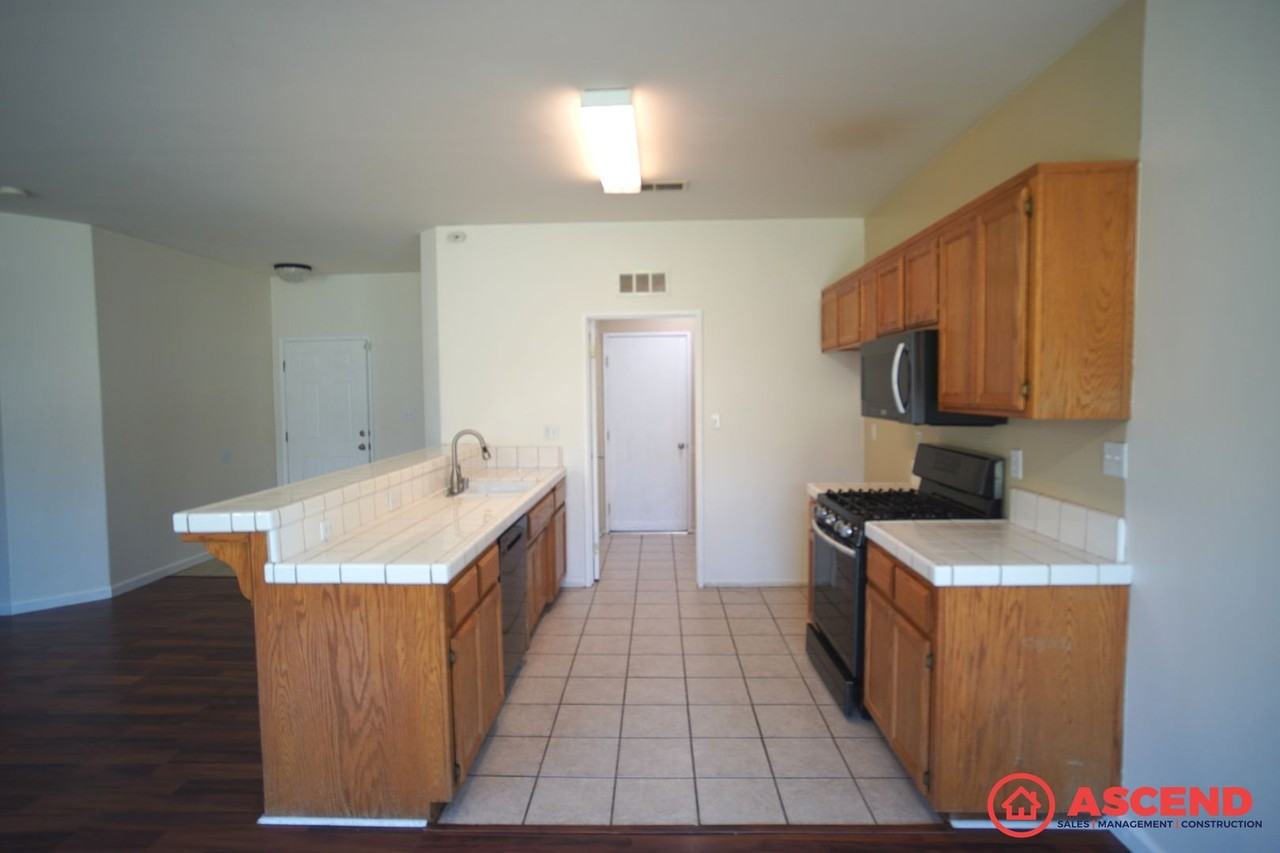 9216 Topico Ct - Photo 5 of 19