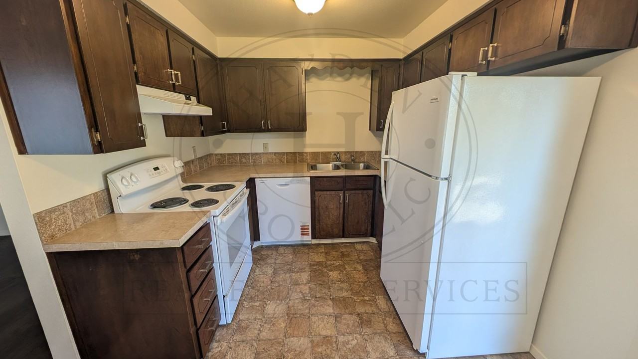 3134 Brittany Dr - Photo 6 of 21