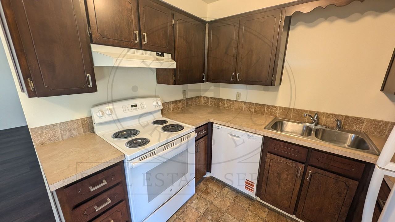 3134 Brittany Dr - Photo 7 of 21