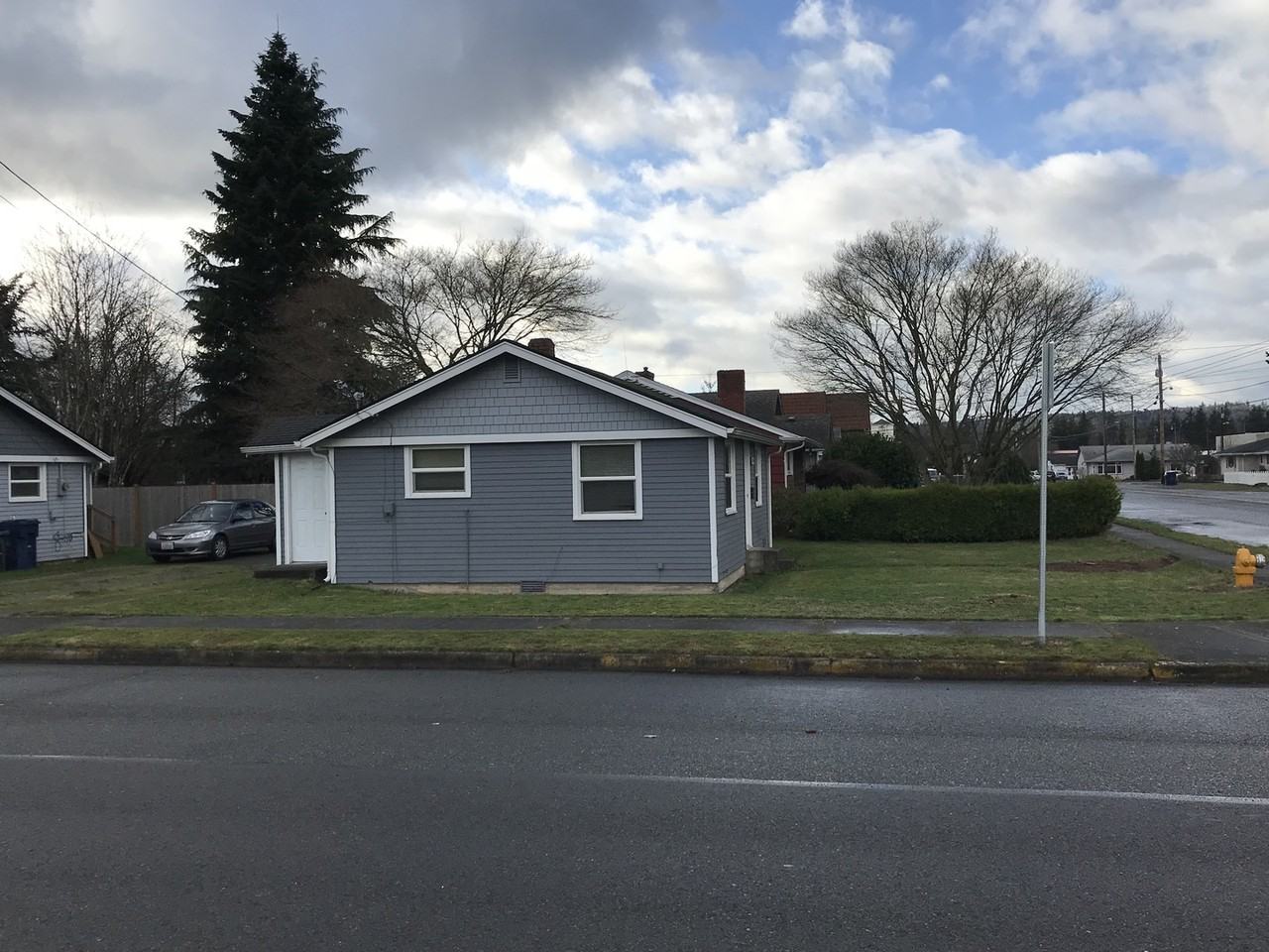1632 10th St - Photo 2 of 10