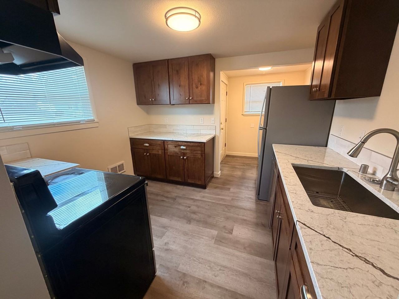 1632 10th St - Photo 3 of 10