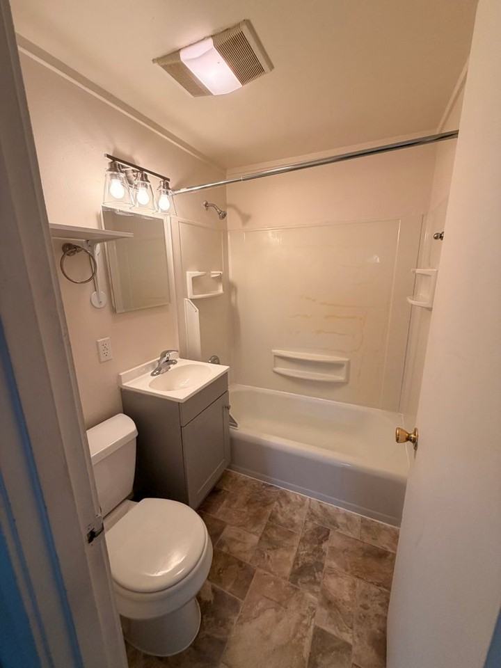 1632 10th St - Photo 7 of 10