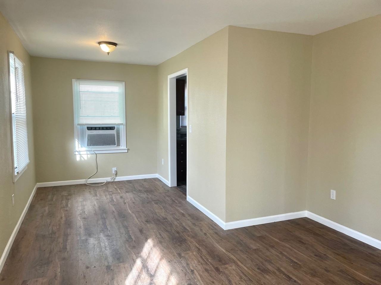 110 Rosewood Cir - Photo 4 of 7