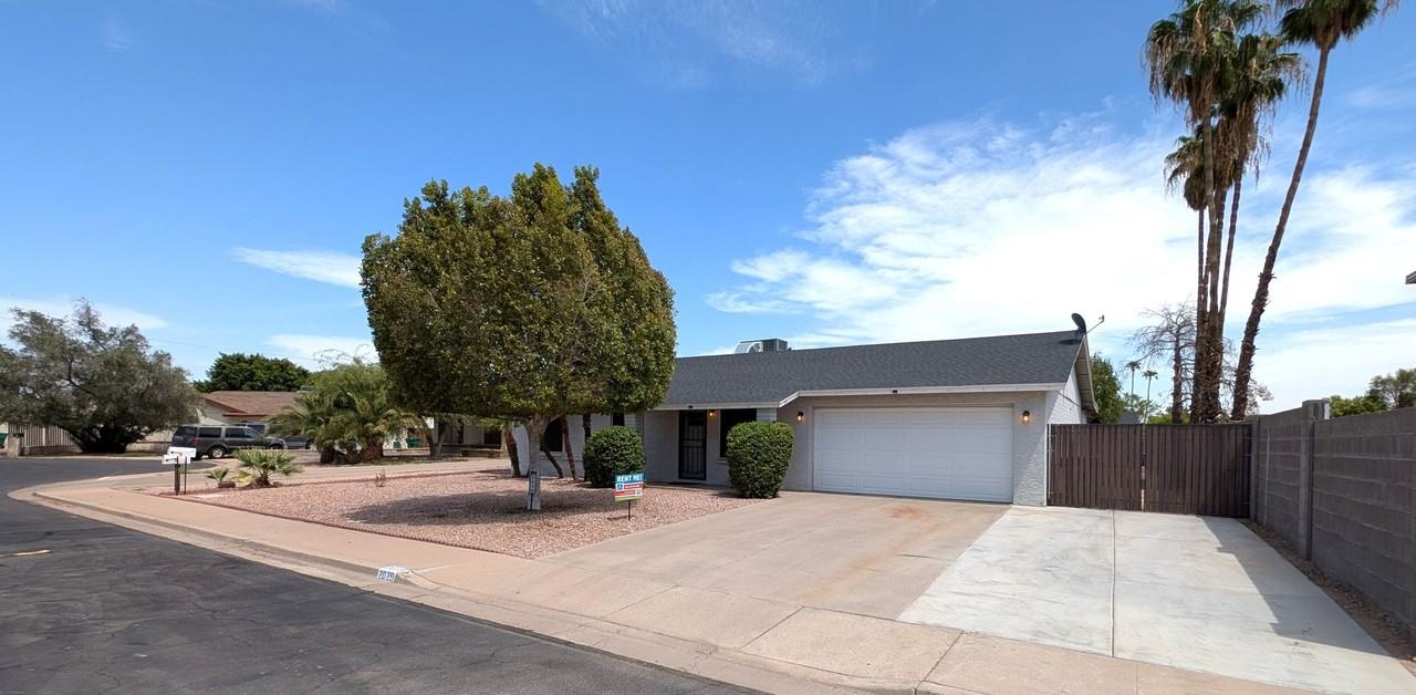 2029 S Nina Cir - Photo 3 of 49