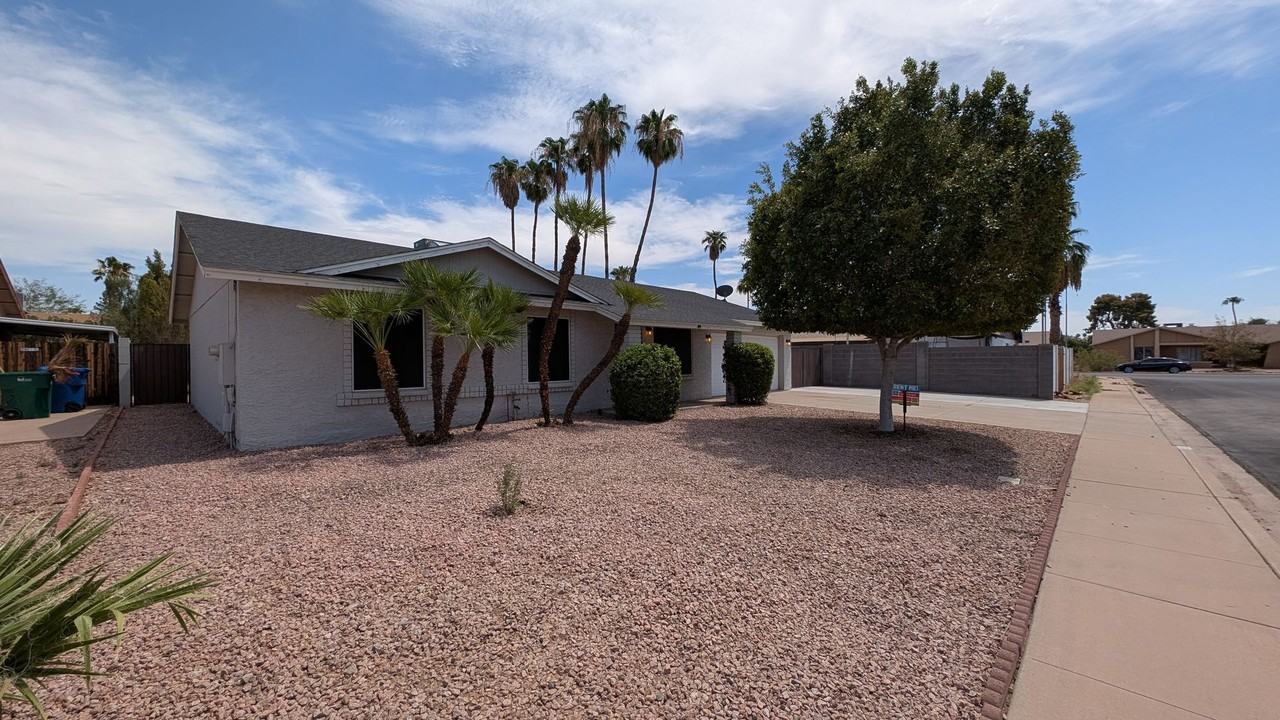 2029 S Nina Cir - Photo 4 of 49