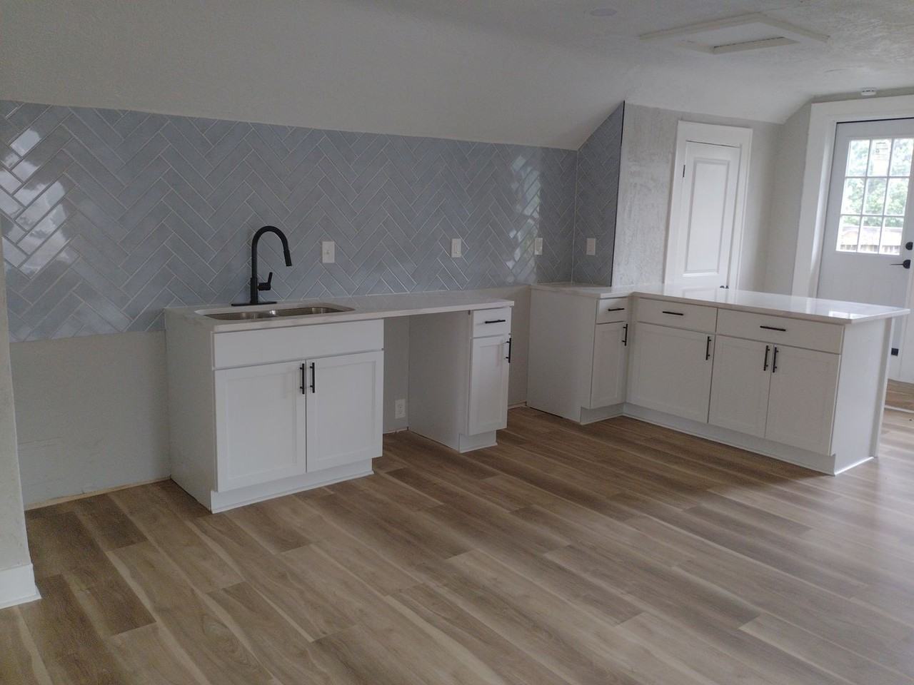 1712 Bryden Rd - Photo 2 of 5