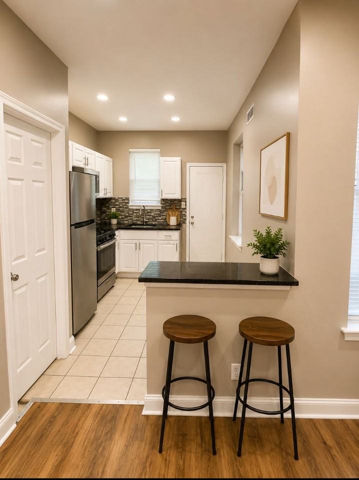 2517 N Douglas St - Photo 2 of 10