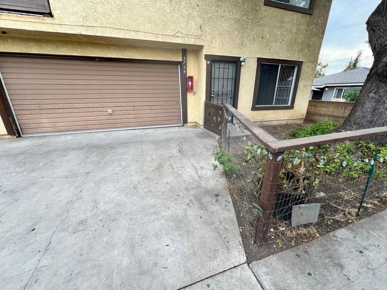 8748 Cedar St - Photo 2 of 26