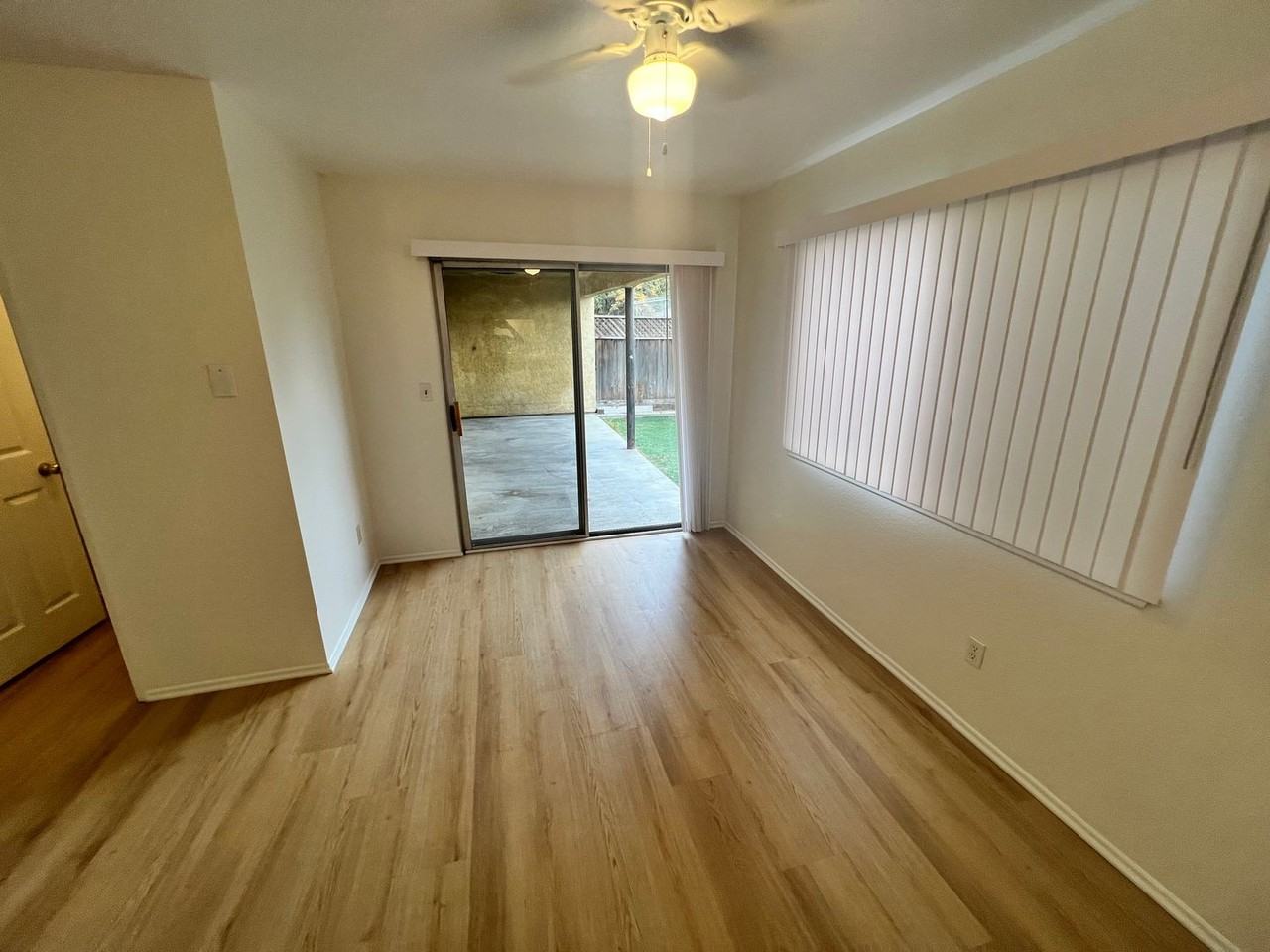 8748 Cedar St - Photo 5 of 26