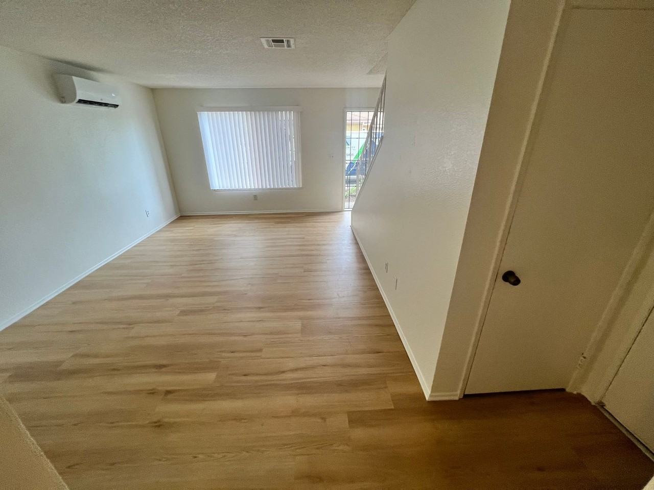 8748 Cedar St - Photo 6 of 26