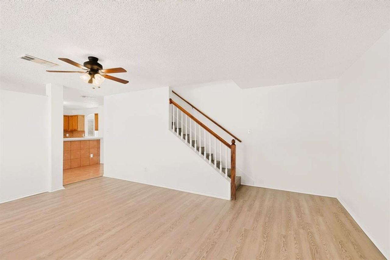 9073 Stillwater Trl - Photo 4 of 40