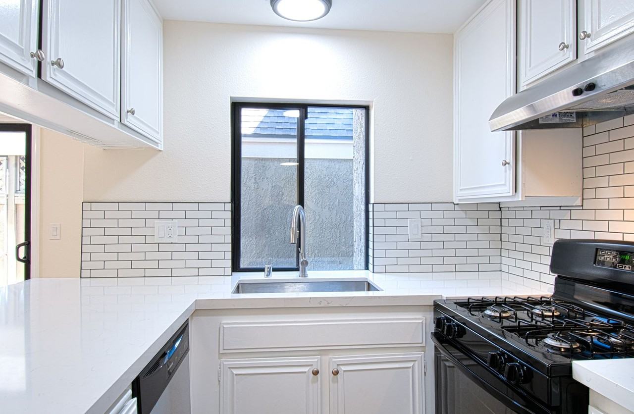 7 Starburst Ct - Photo 6 of 27