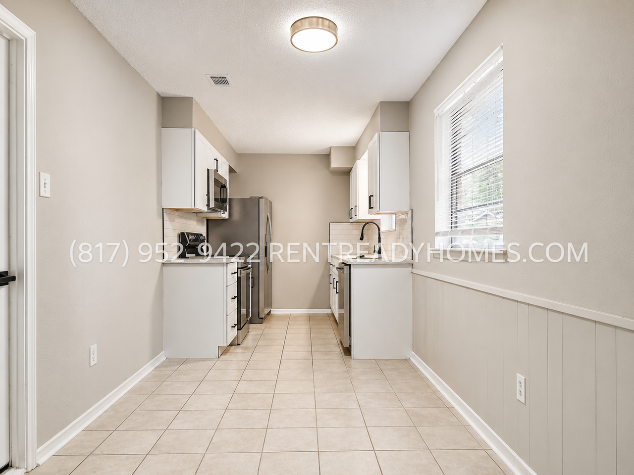 7452 Darien St - Photo 2 of 8