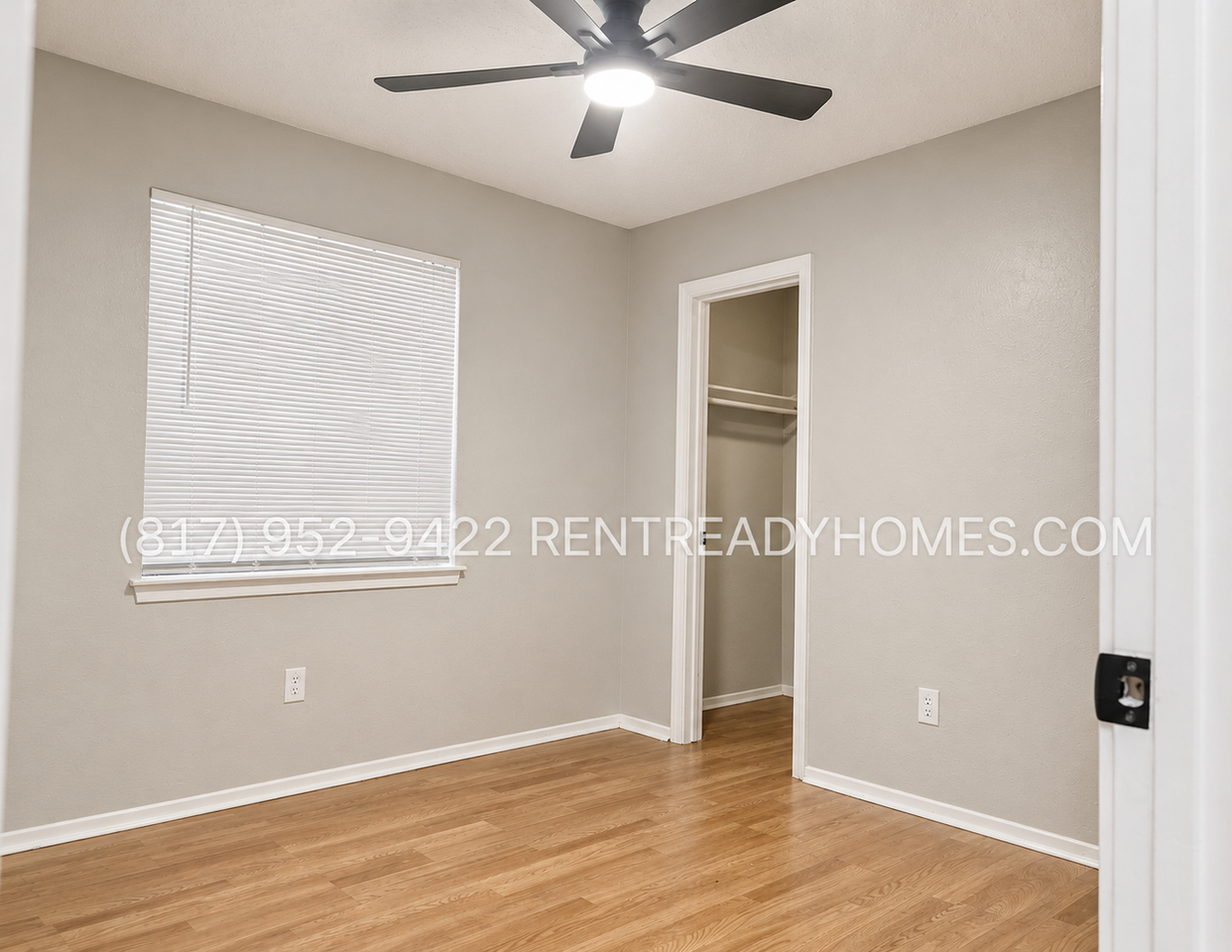 7452 Darien St - Photo 5 of 8