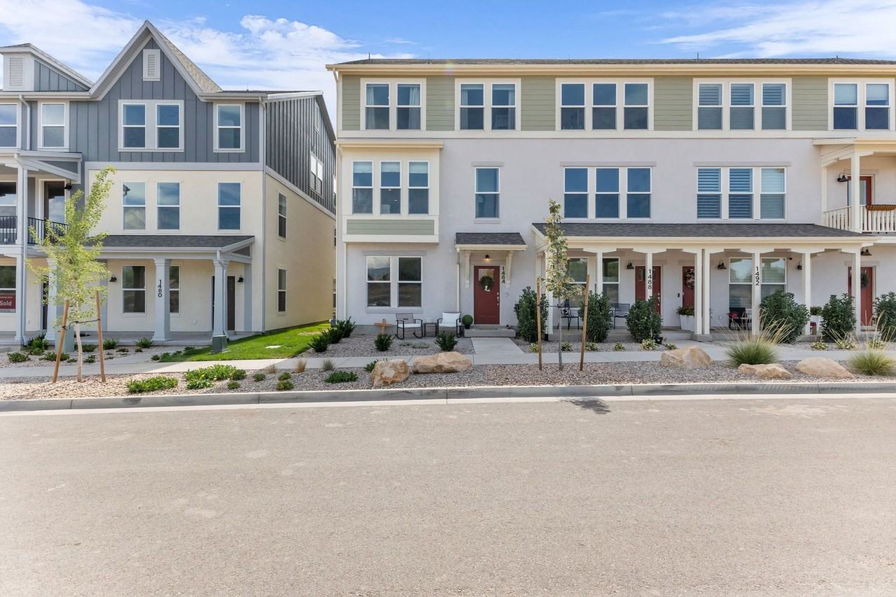 1484 N 1875 W