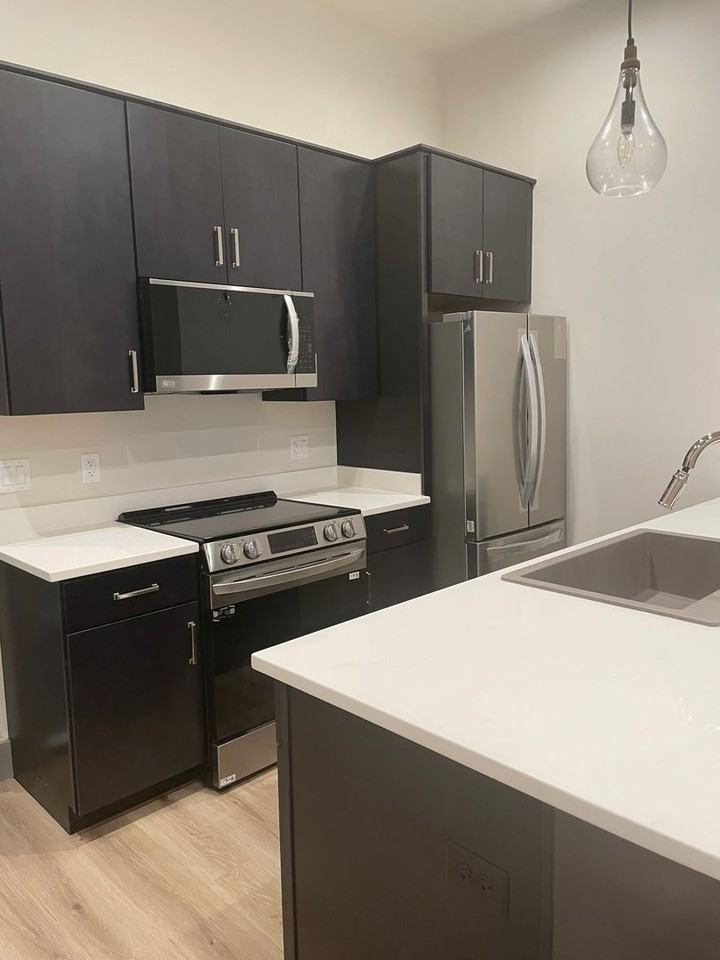 260 Boas St - Photo 2 of 23