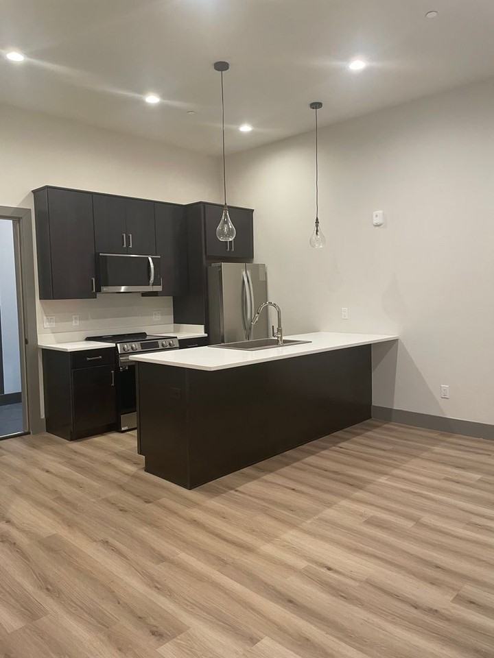 260 Boas St - Photo 3 of 23