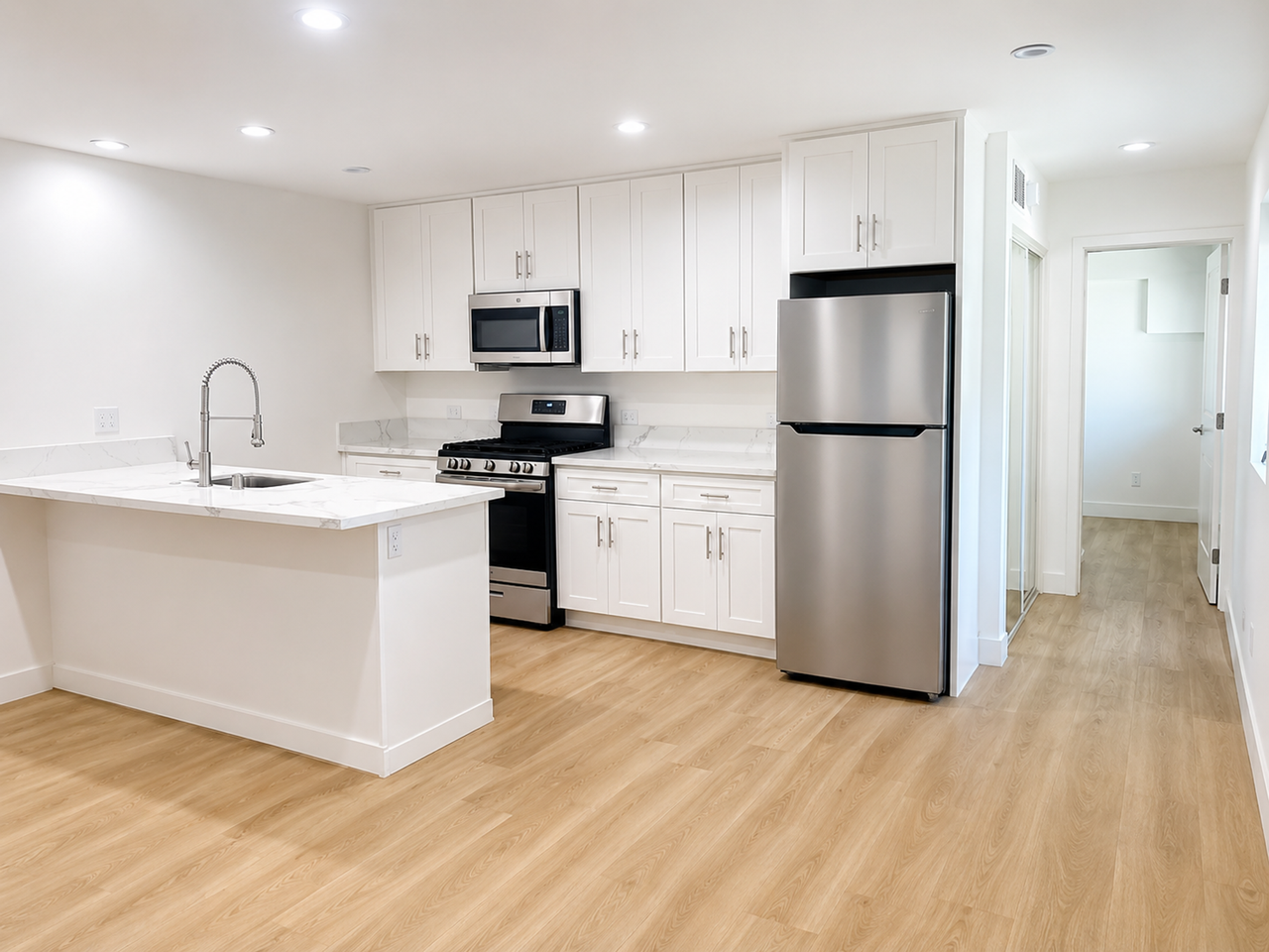 1534 South Shenandoah Street - Photo 2 of 2