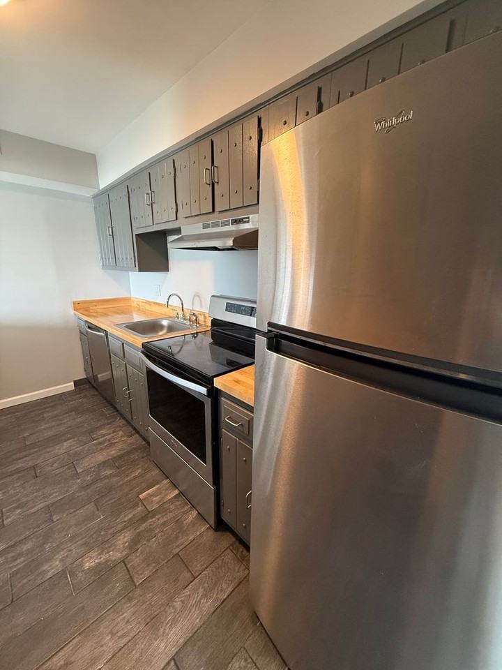 350 N Water St #3-3 - Photo 4 of 16
