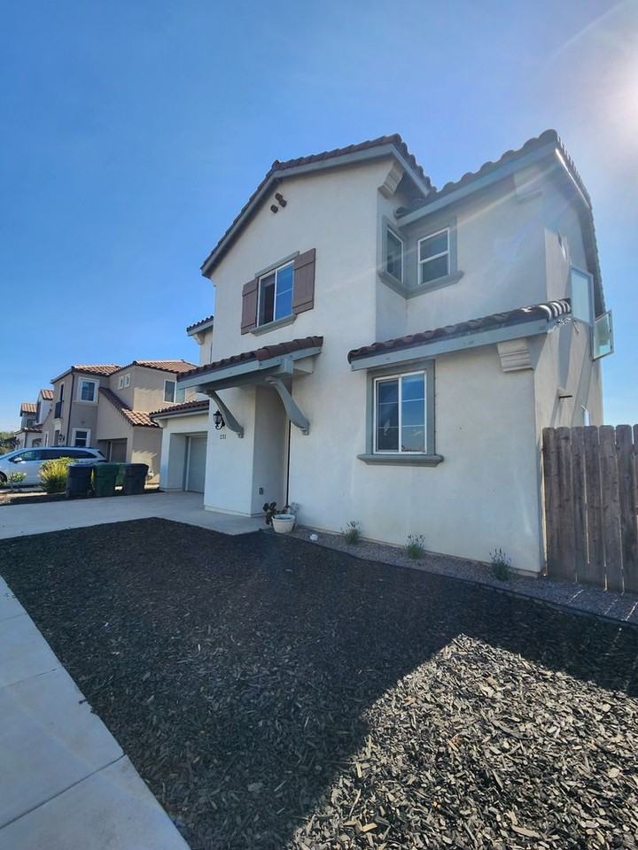 231 Ninos Dr - Photo 2 of 24