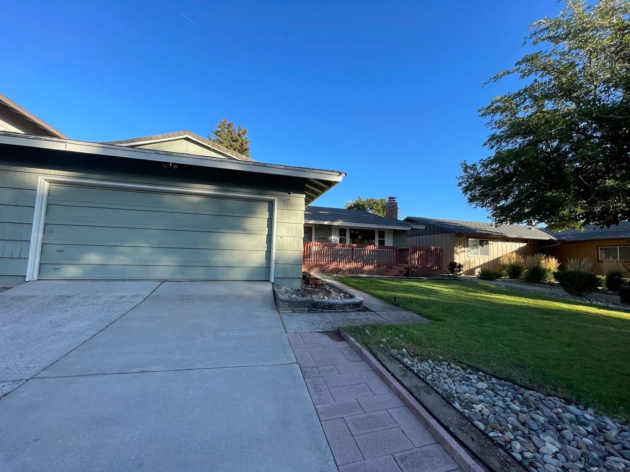 1421 Samuel Way - Photo 2 of 11