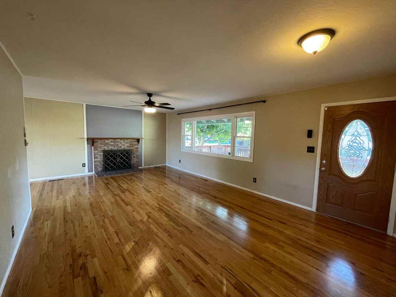 1421 Samuel Way - Photo 3 of 11