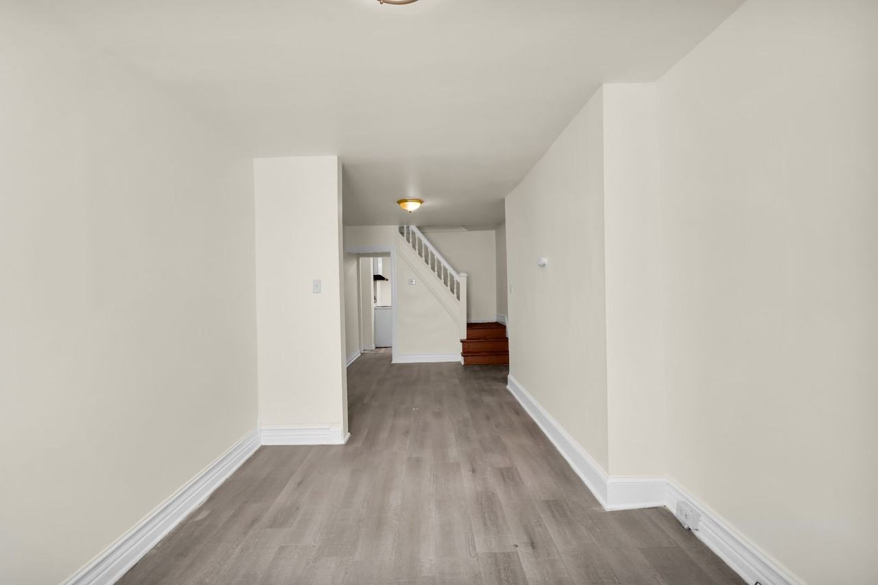 210 1/2 Peach St - Photo 2 of 18