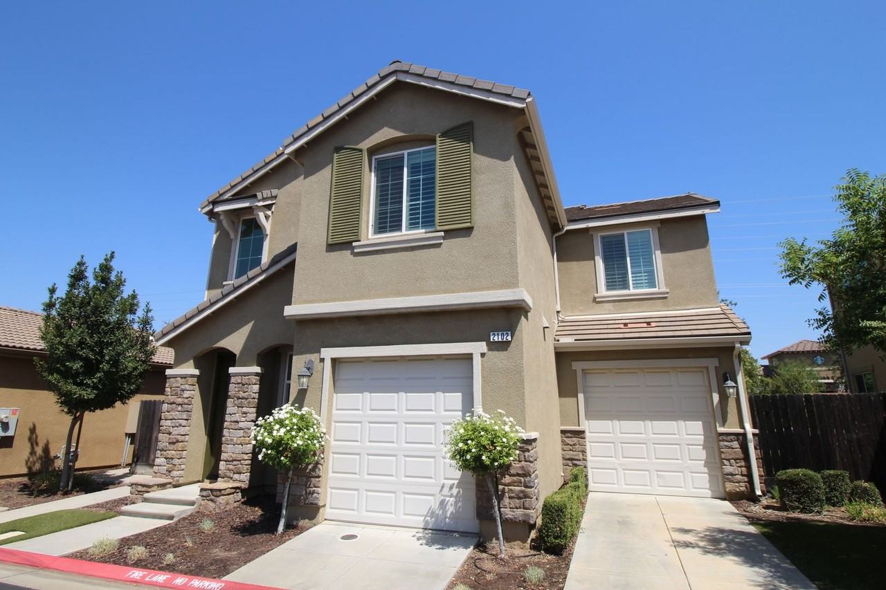 2102 E Makenna Dr - Photo 2 of 18