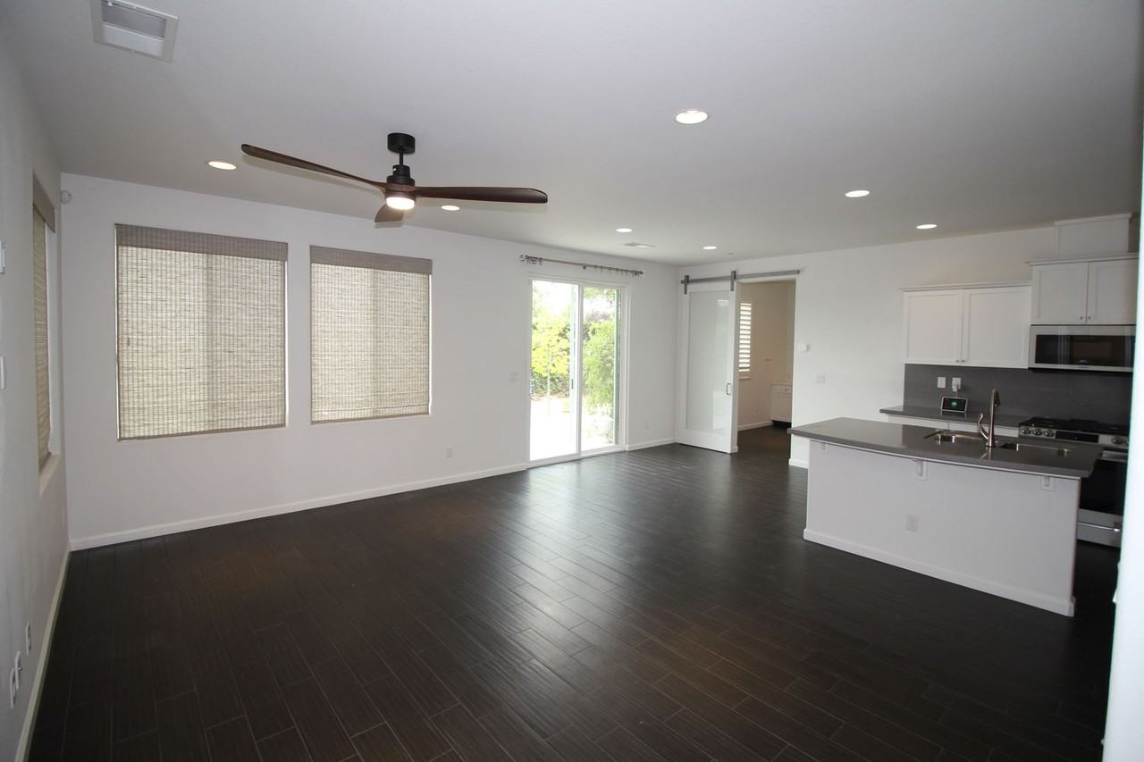 2102 E Makenna Dr - Photo 3 of 18
