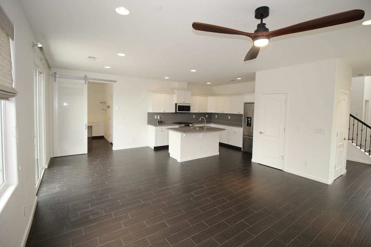 2102 E Makenna Dr - Photo 4 of 18