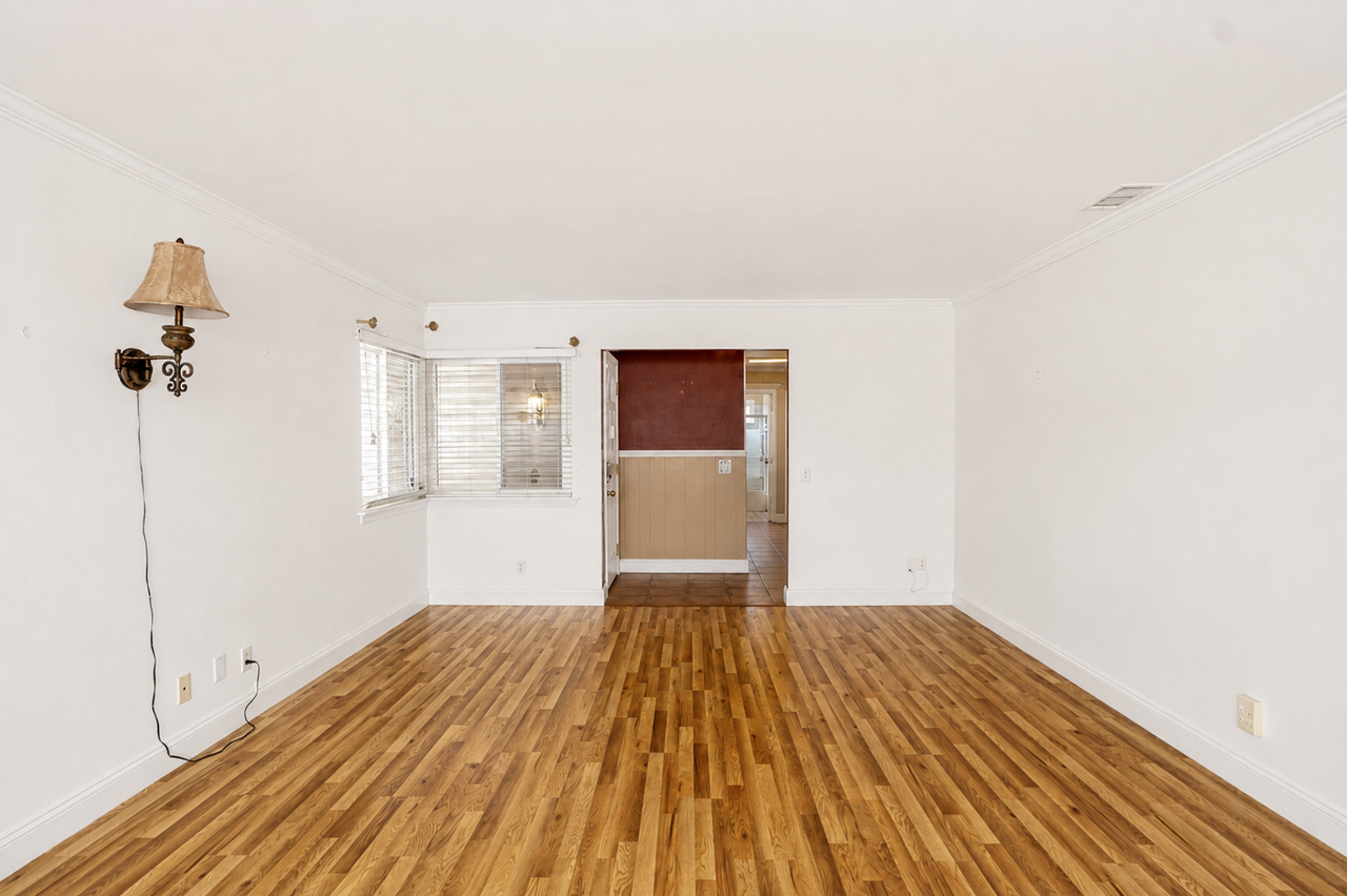 857 Gwyne Ave - Photo 7 of 27