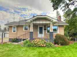 featured image of 1032 E 33rd Ave