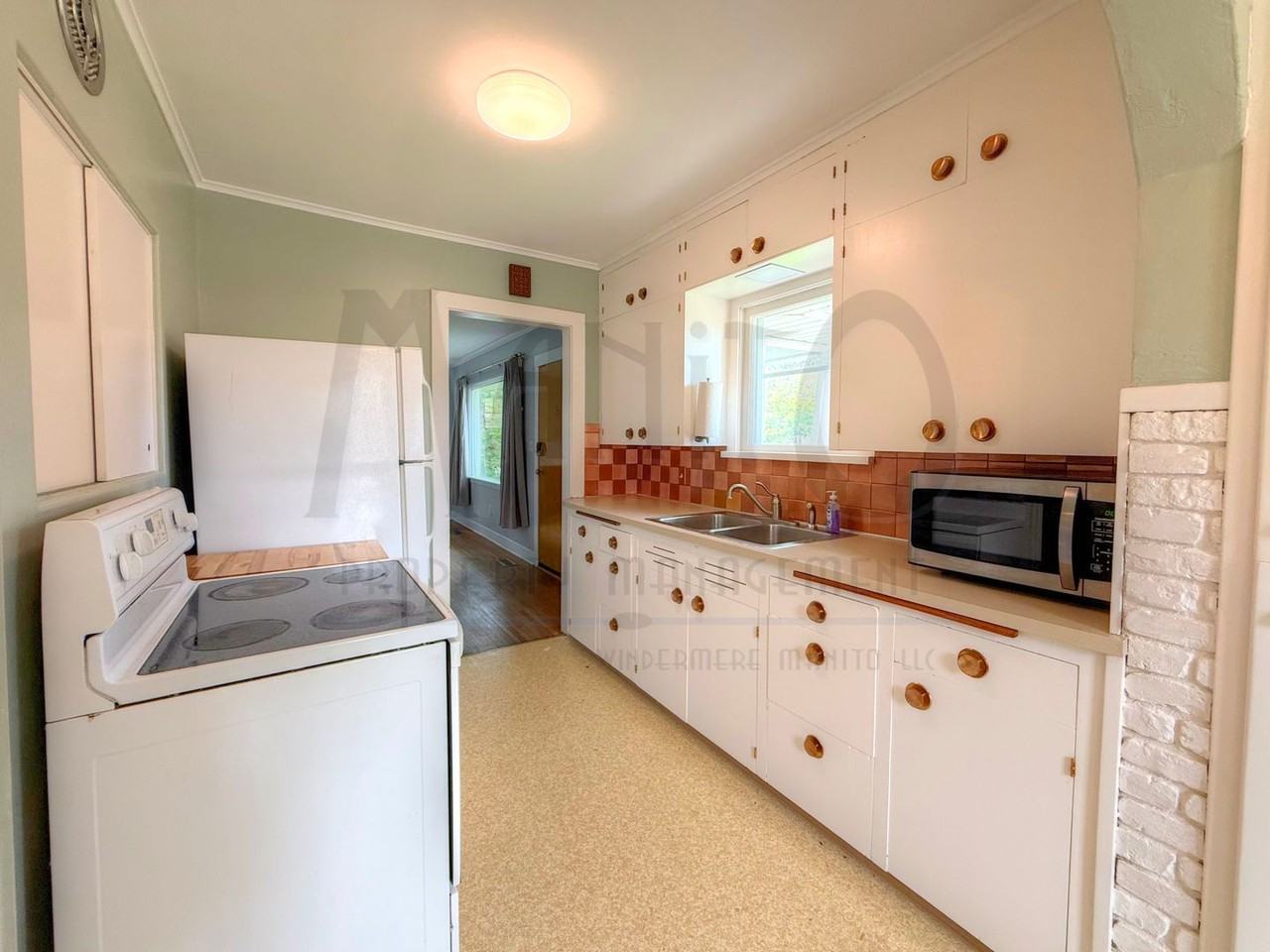 1032 E 33rd Ave - Photo 5 of 18