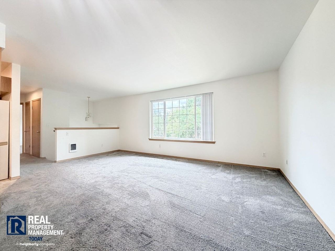 20206 93rd St E - Photo 4 of 25