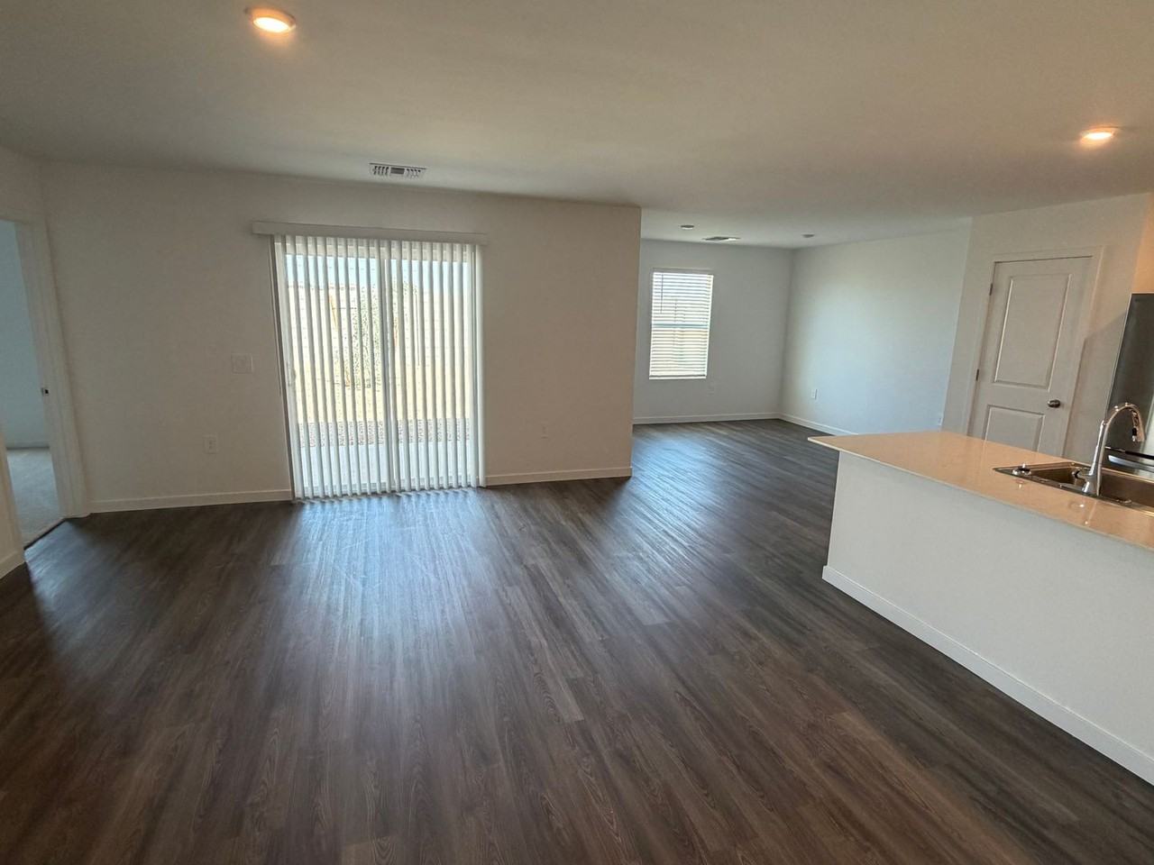 202 W Pleasant Park Dr - Photo 4 of 22