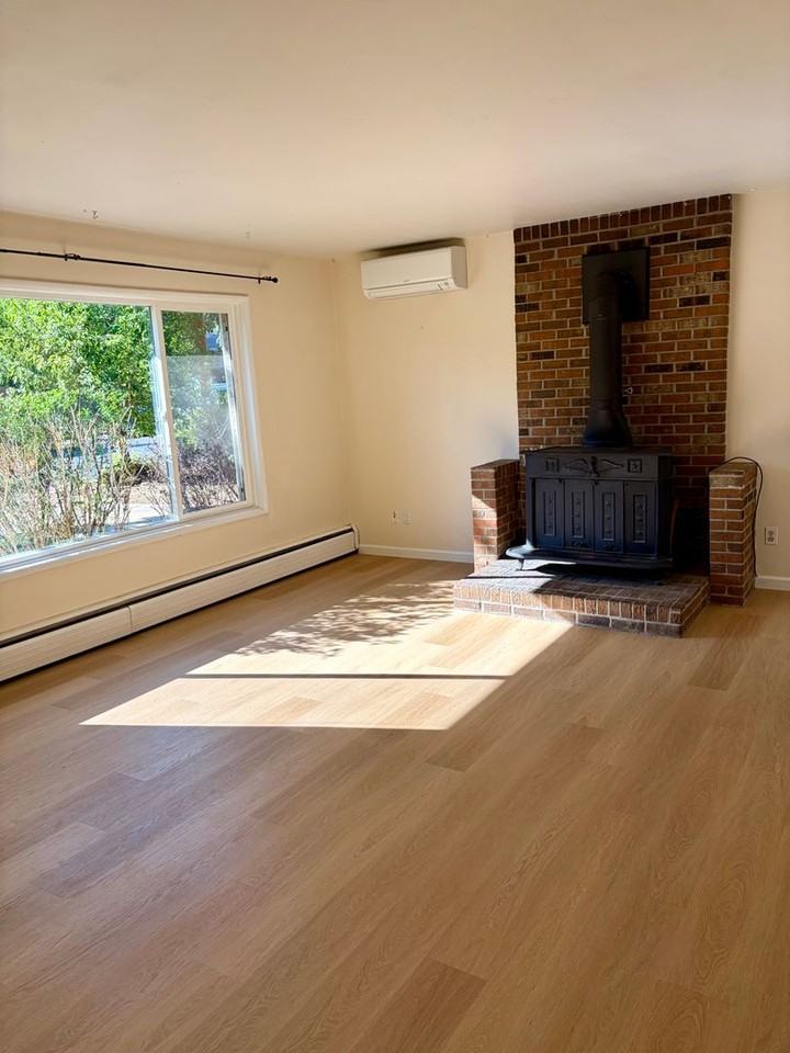 345 S 44th St - Photo 3 of 27