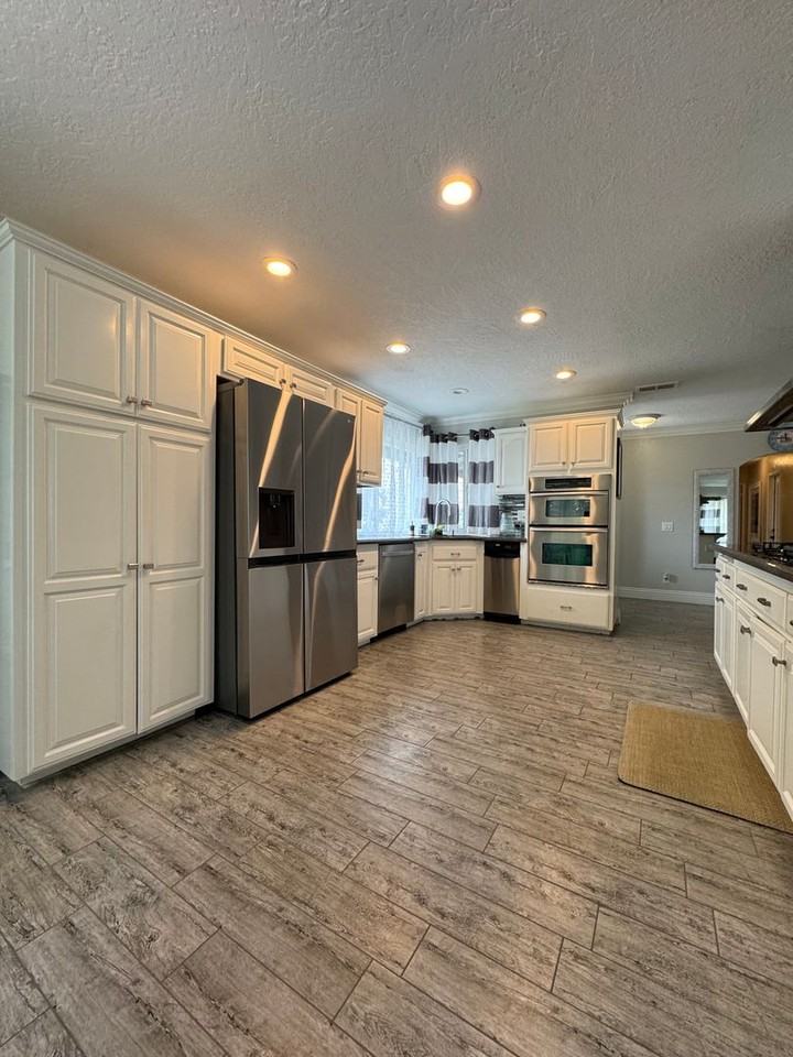 13395 Spring Valley Pkwy - Photo 5 of 28