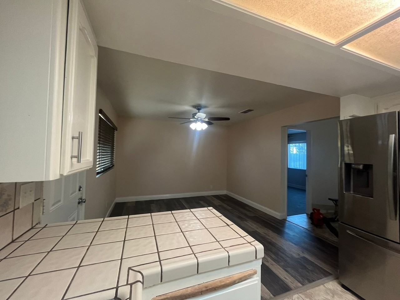105 Lombardy Ln - Photo 4 of 17