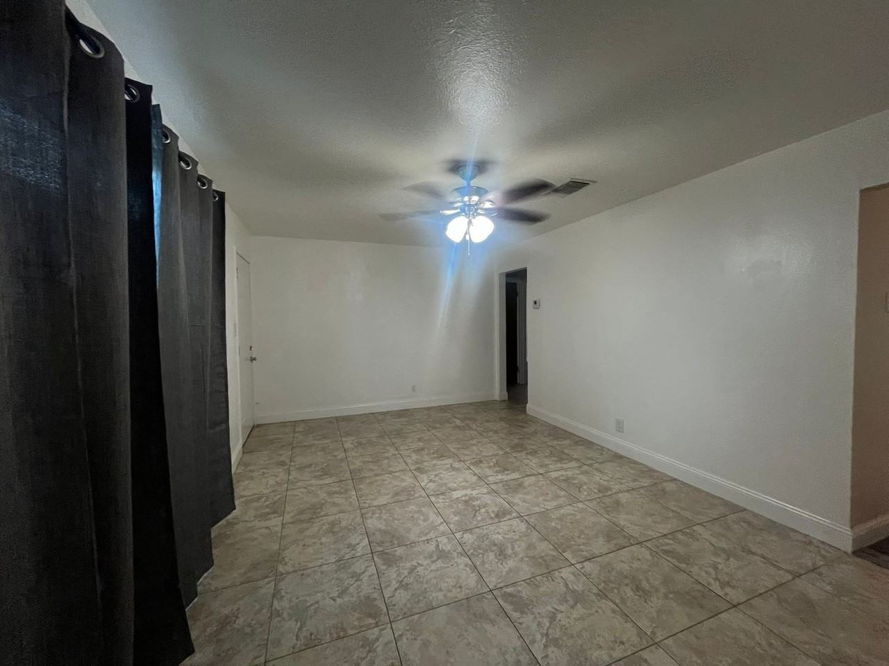 105 Lombardy Ln - Photo 6 of 17