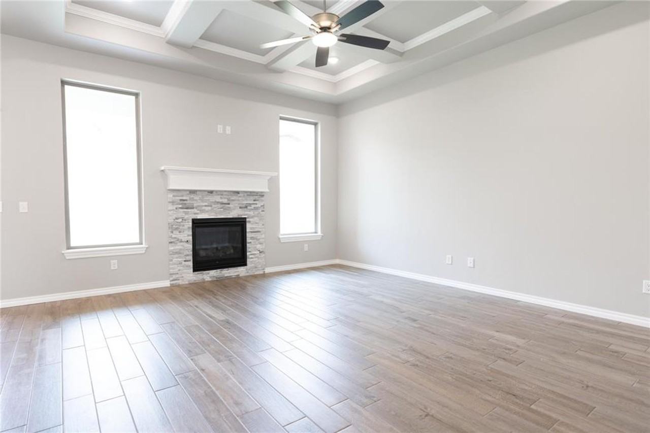 8301 Hazelwood Way - Photo 5 of 34