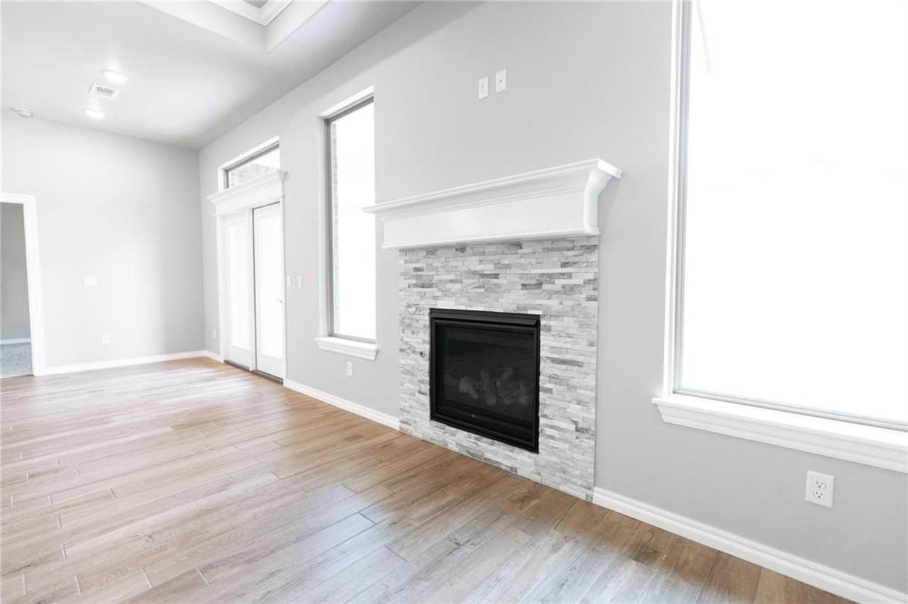 8301 Hazelwood Way - Photo 6 of 34