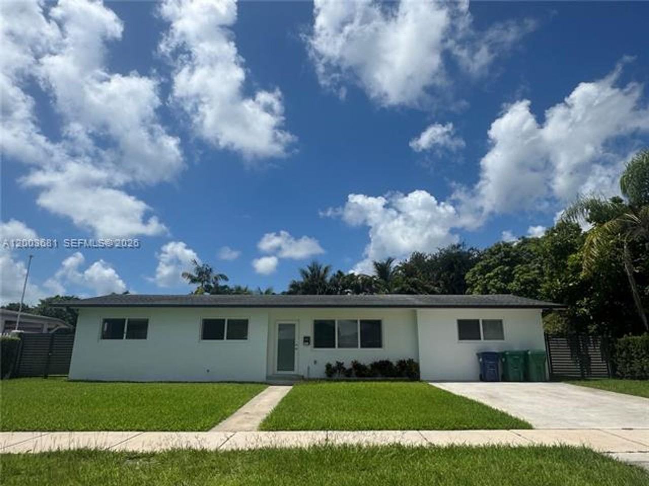 8640 Sw 125th Ter #8640 - Photo 2 of 14